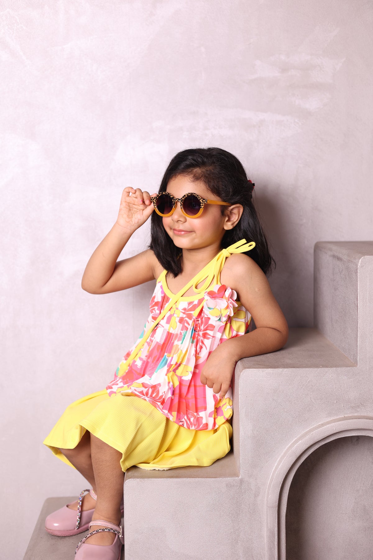 Sunglasses for Girls - Round Shape Animal Print Mix Colors (With Car Case)
